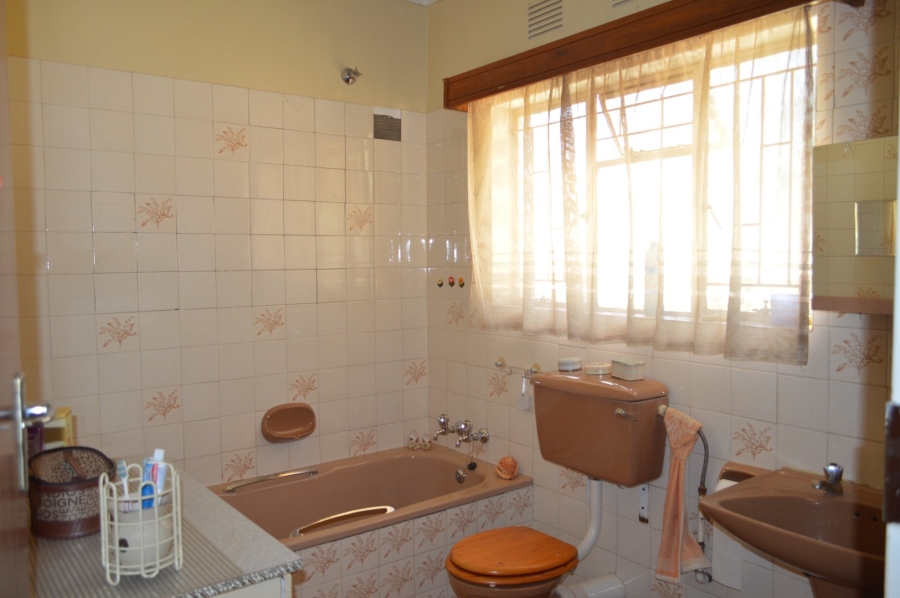 4 Bedroom Property for Sale in Flamwood North West